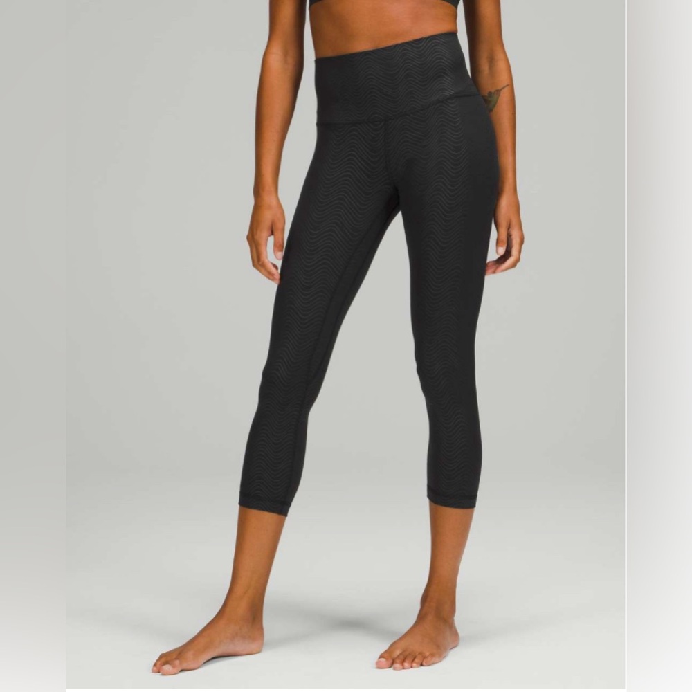 Lululemon Align High-Rise Crop 23"
Aqueous Emboss Black NWOT
